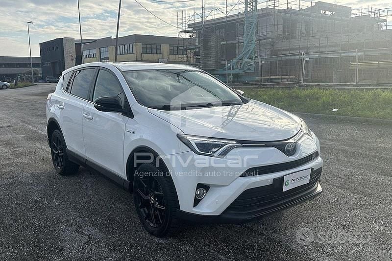 Usata Toyota RAV4 Business Edition 155 CV (114 kW) 2018 Bianco SUV