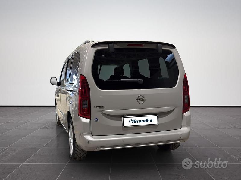 Usata Opel Combo Life Elegance 102 CV (75 kW) 2021 Grigio Monovolume