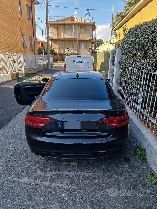 Begagnad Audi A5 S-Line 2011 Svart Sportkupé