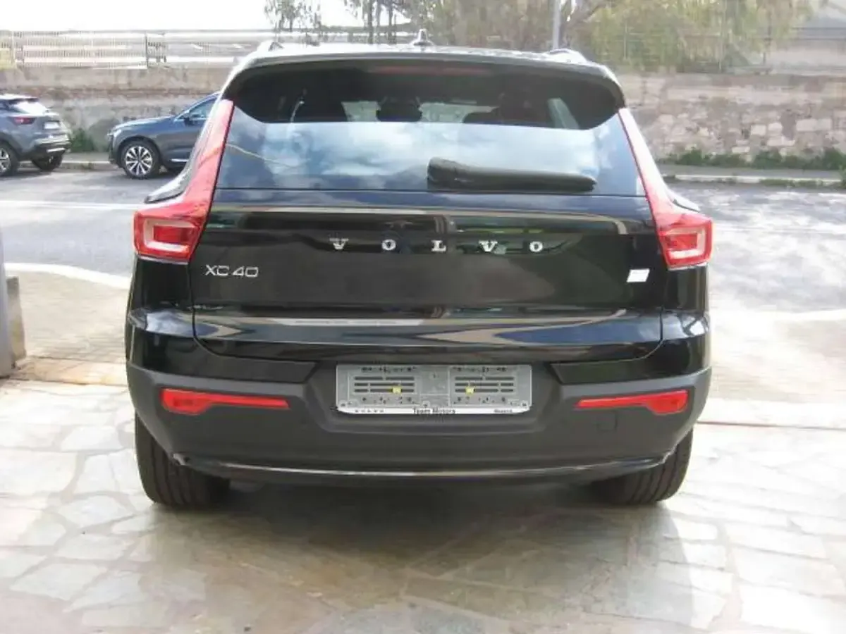 Nuova Volvo XC40 Plus 119 kW (163 CV) 2025 Nero SUV