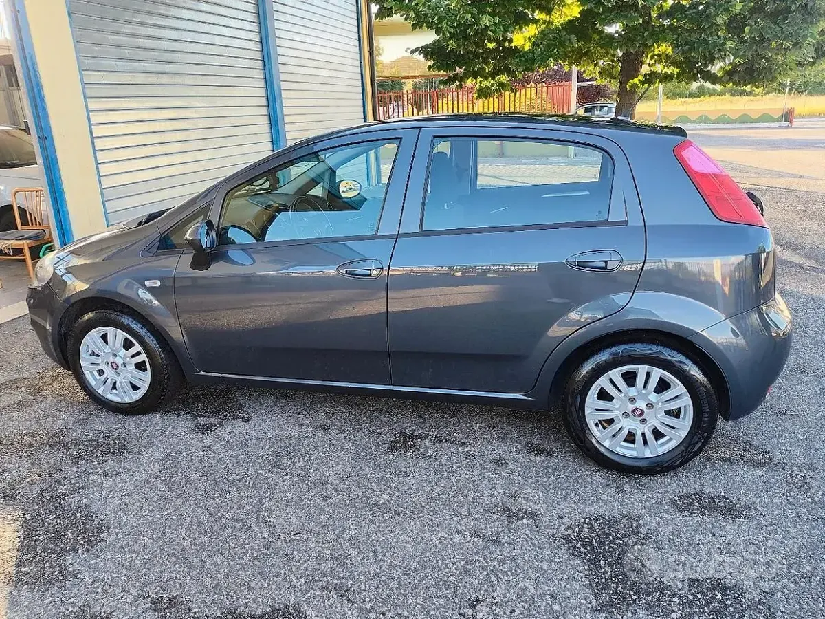 Usata Fiat Punto Evo 95 CV (69 kW) 2017 Grigio Utilitaria