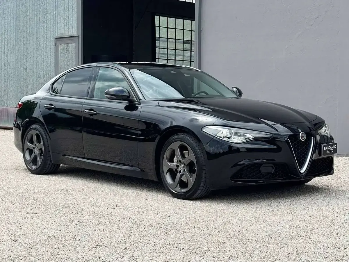 Usata Alfa Romeo Giulia Super 160 CV (117 kW) 2020 Nero Berlina