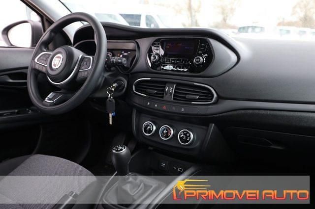 Usata Fiat Tipo 101 CV (74 kW) 2022 Argento metallizzato Berlina