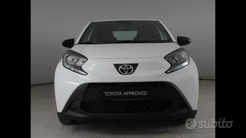Usata Toyota Aygo X Active 72 CV (52 kW) 2025 Bianco SUV