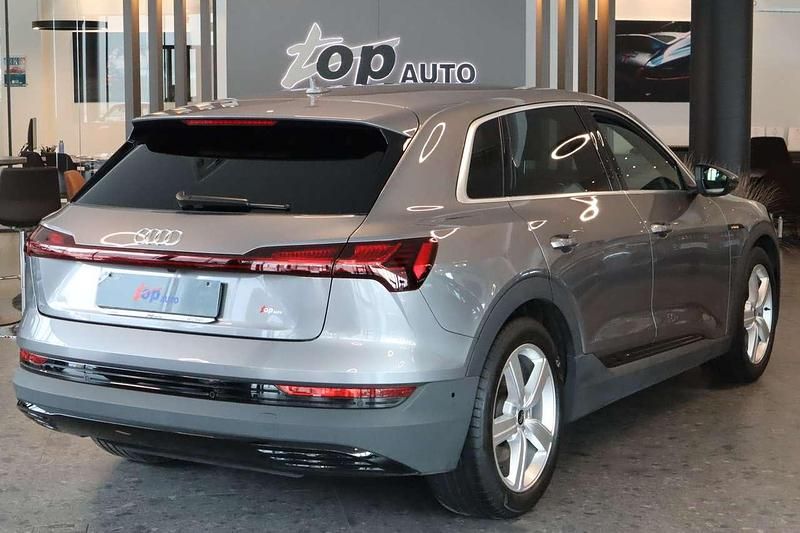 Usata Audi e-tron Ambiente 300 kW (408 CV) 2022 Grigio SUV