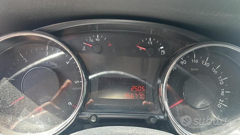 Usata Peugeot 3008 2012 Grigio Station wagon