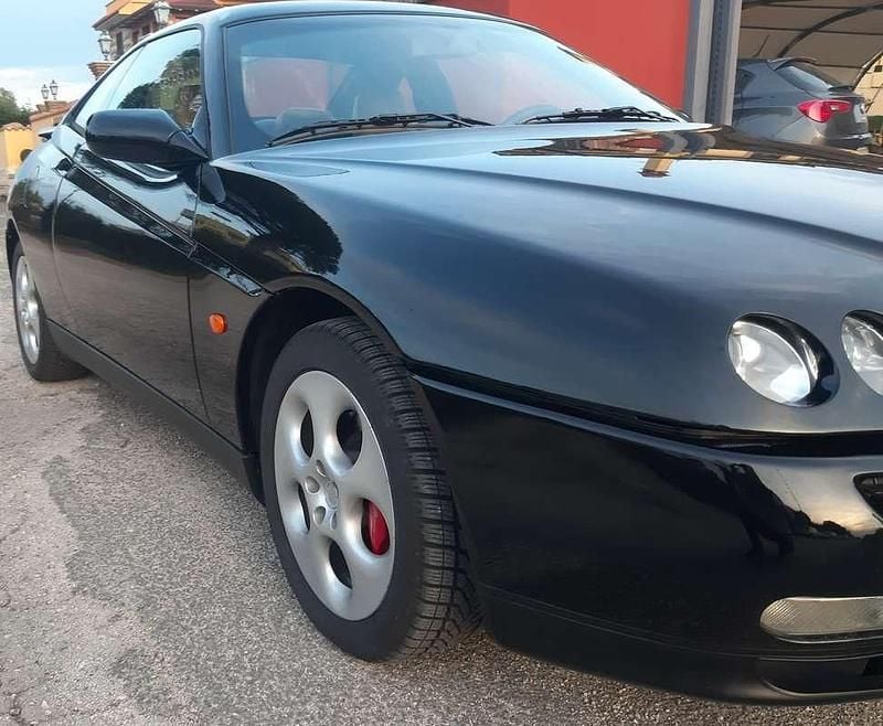 Usata Alfa Romeo GTV 220 CV (161 kW) 1997 Nero Coupé