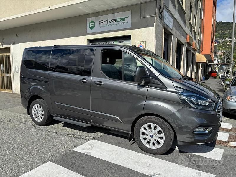 Usata Ford Tourneo 130 CV (95 kW) 2019 Grigio Berlina