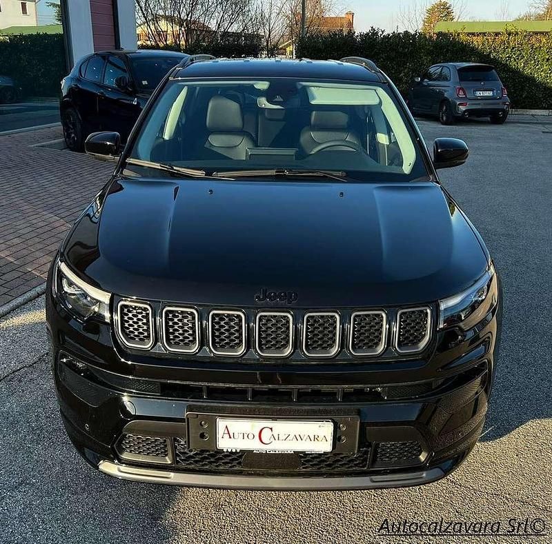 Usata Jeep Compass Summit 131 CV (96 kW) 2024 Solid black SUV