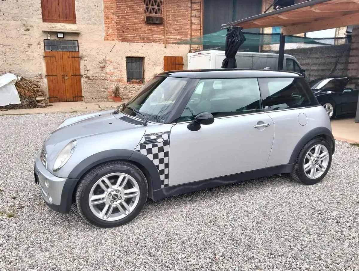 Usata Mini Cooper 116 CV (85 kW) 2005 Grigio Utilitaria
