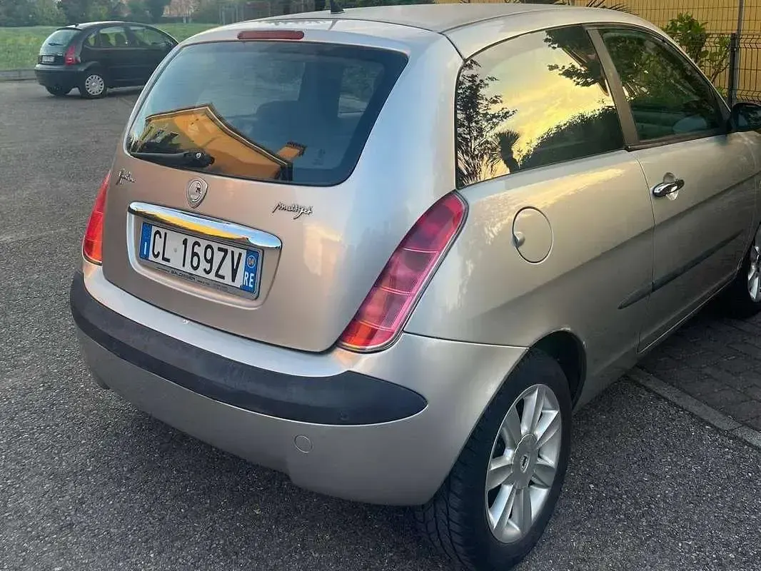 Usata Lancia Ypsilon 69 CV (50 kW) 2004 Utilitaria
