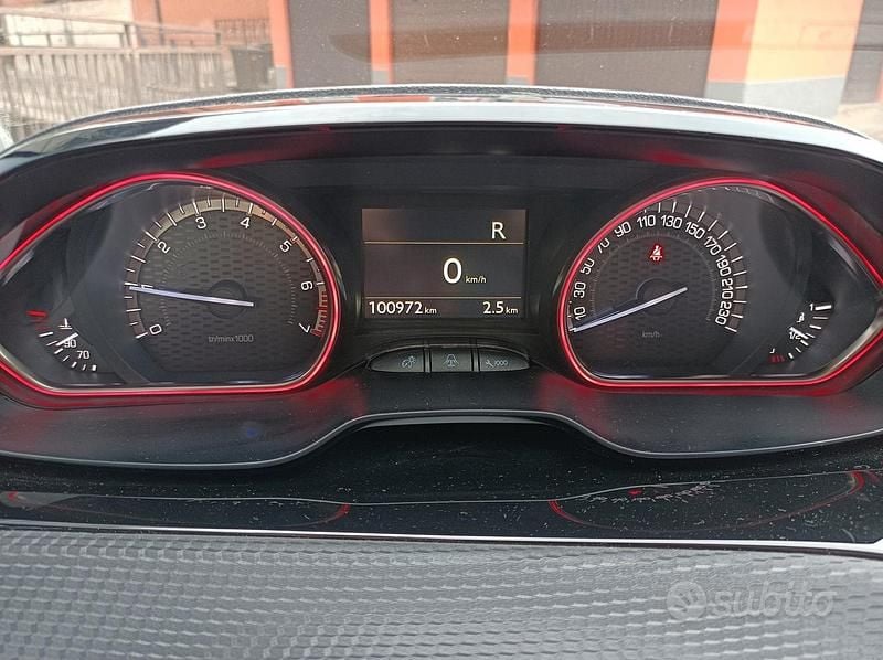 Usata Peugeot 2008 GT-line 110 CV (80 kW) 2016 Bianco SUV