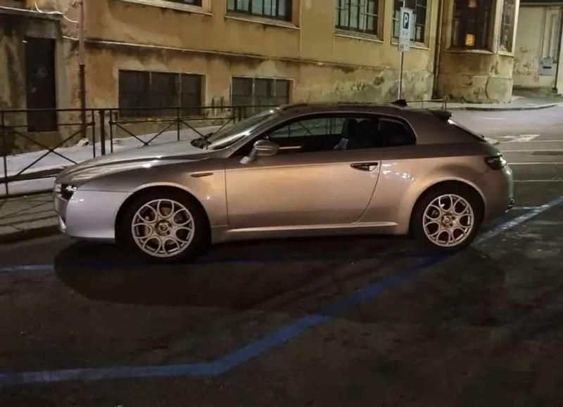 Usata 2007 Alfa Romeo Brera Coupé | 9900 € (Buon prezzo) - Immagine 1/4