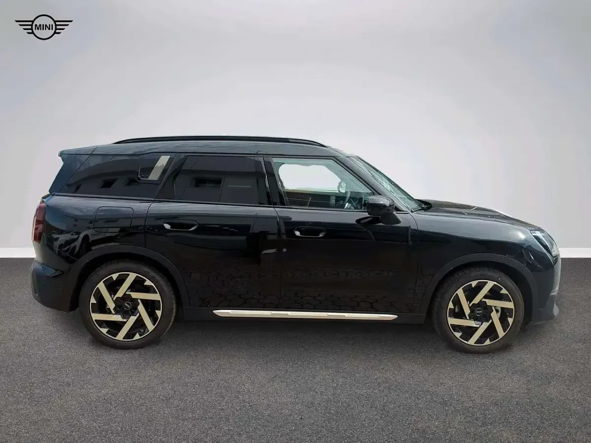 Usata Mini Countryman Favoured 225 kW (306 CV) 2026 Nero SUV