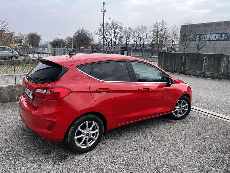 Usata Ford Fiesta Titanium 125 CV (91 kW) 2021 Red race Utilitaria