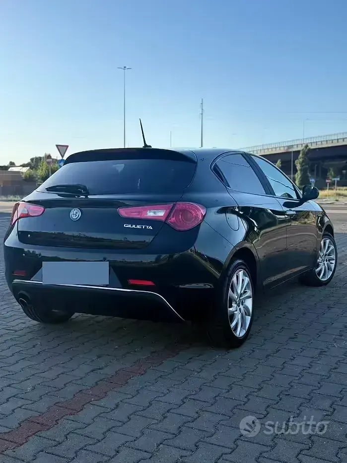 Usata Alfa Romeo Giulietta 120 CV (88 kW) 2020 Nero Utilitaria