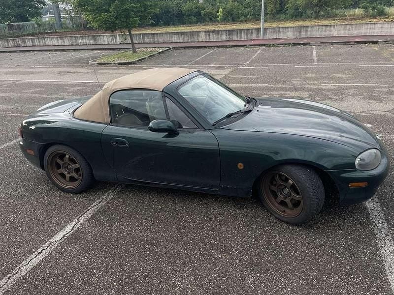 Usata Mazda MX5 140 CV (102 kW) 2000 Cabrio