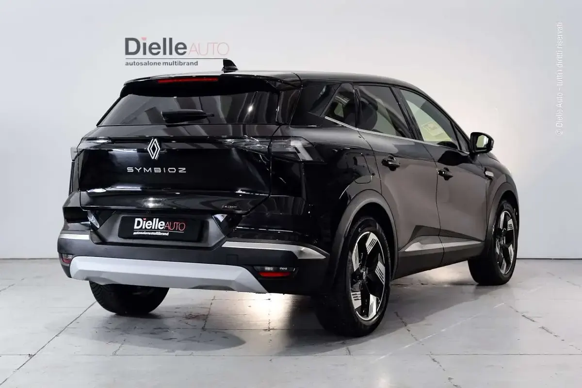 Usata Renault Symbioz Iconic 143 CV (105 kW) 2025 Noir étoilé metallizzato SUV