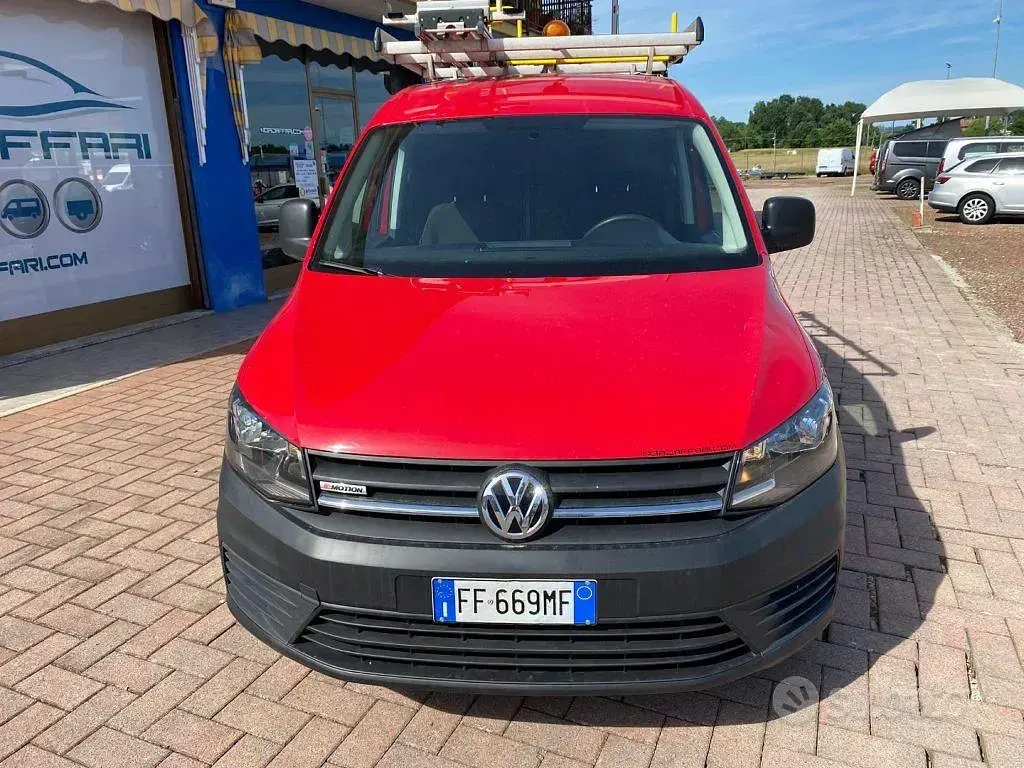 Usata VW Caddy 122 CV (89 kW) 2016 Rosso Monovolume