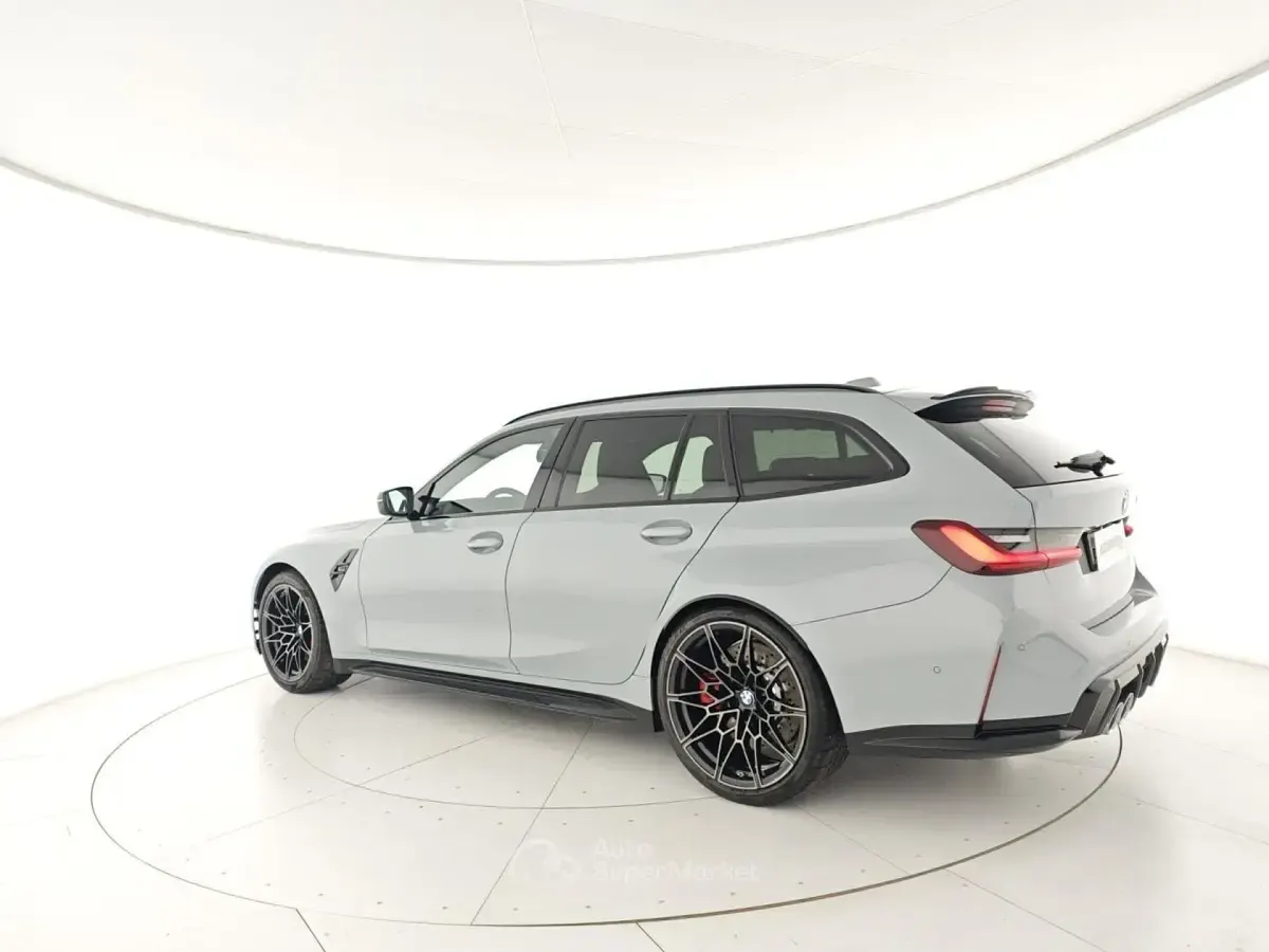 Usata BMW 318 Competition Edition 530 CV (389 kW) 2024 Gray Station wagon