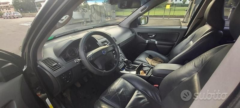 Usata Volvo XC90 185 CV (136 kW) 2006 Nero SUV