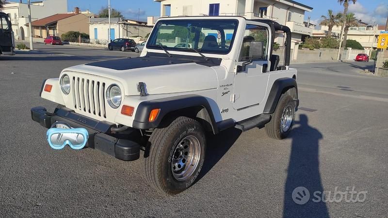 Usata Jeep Wrangler Sport 177 CV (130 kW) 1999 Bianco SUV