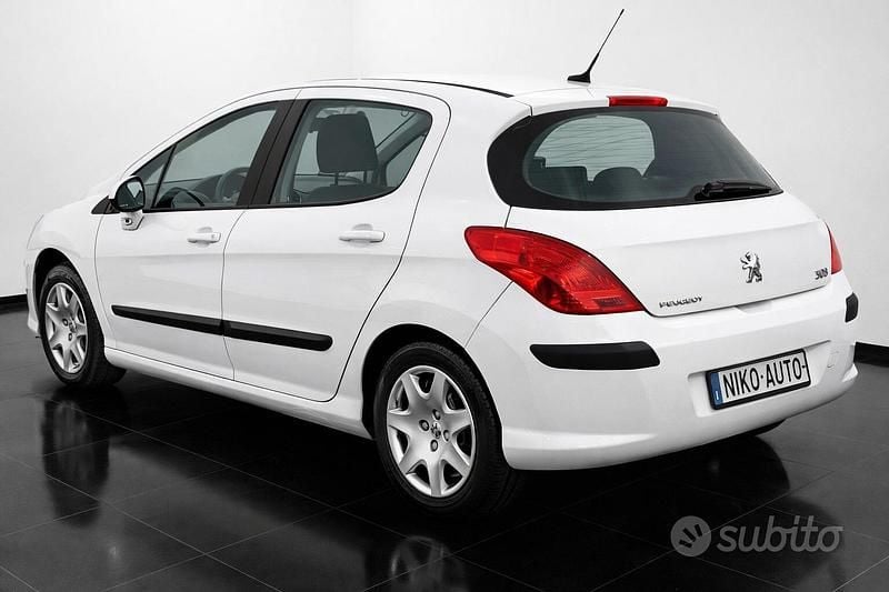 Usata Peugeot 308 Active 93 CV (68 kW) 2011 Bianco Berlina