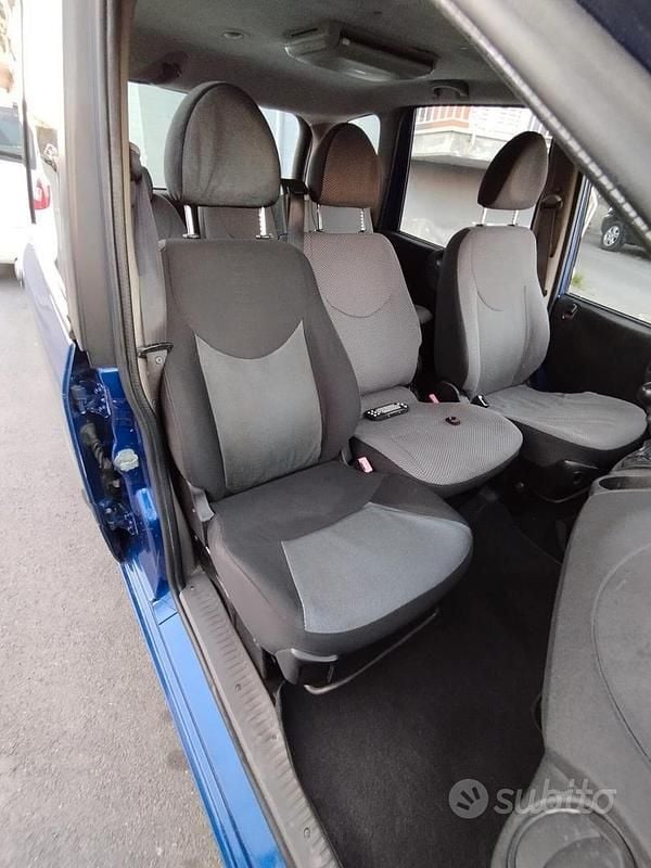 Usata Fiat Multipla Emotion 120 CV (88 kW) 2006 Blu Monovolume