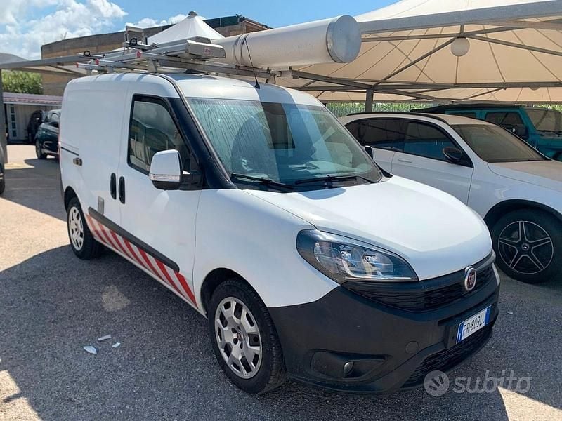 Bianco Usata 2018 Fiat Doblò Monovolume | 6850 € (Super prezzo) - Immagine 1/4