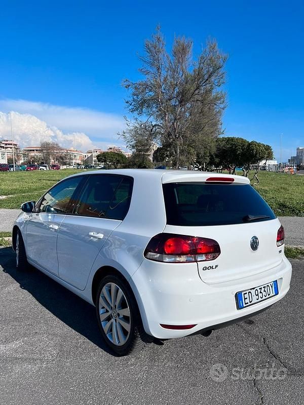 Usata VW Golf VI 160 CV (117 kW) 2010 Bianco Utilitaria