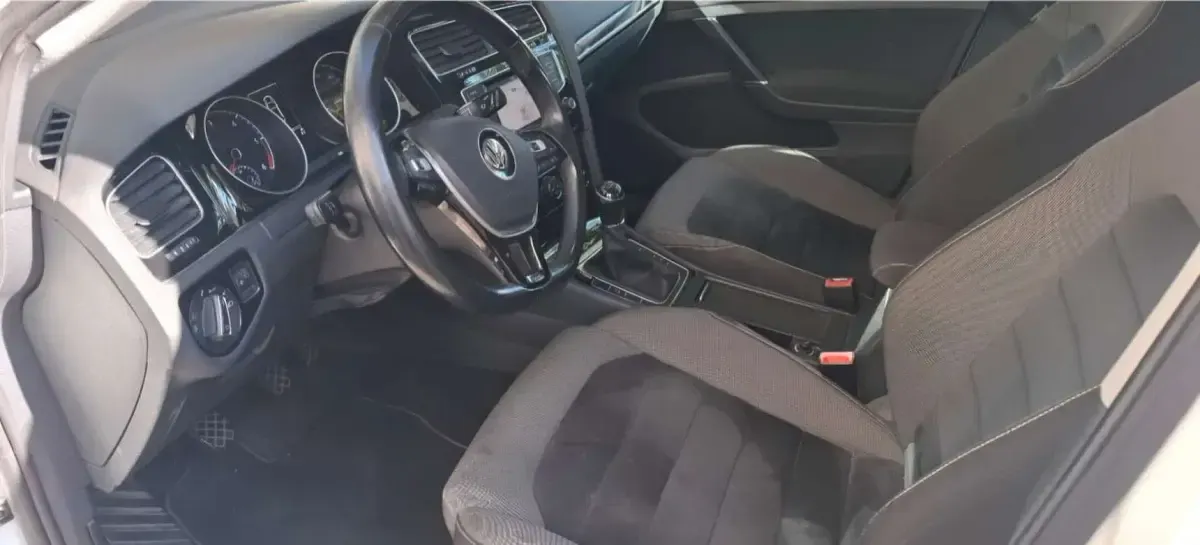 Usata VW Golf VII Highline 110 CV (80 kW) 2015 Berlina