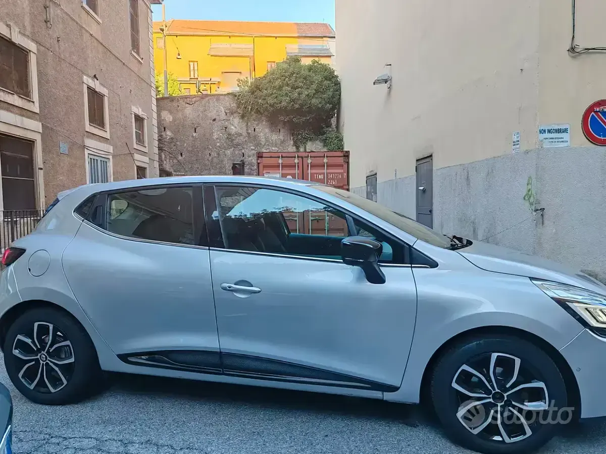 Usata Renault Clio IV Zen 90 CV (66 kW) 2019 Grigio Berlina