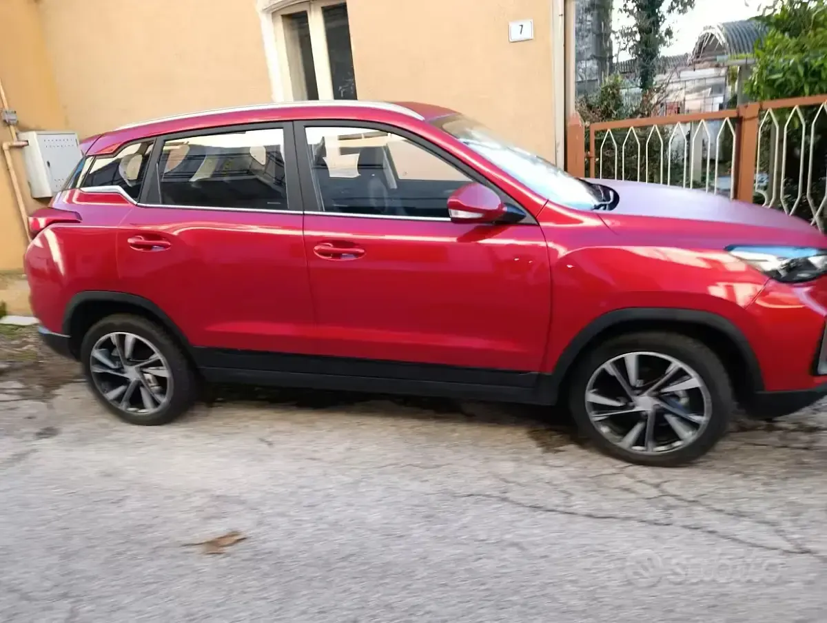 Usata EVO Evo 5 127 CV (93 kW) 2023 Rosso SUV