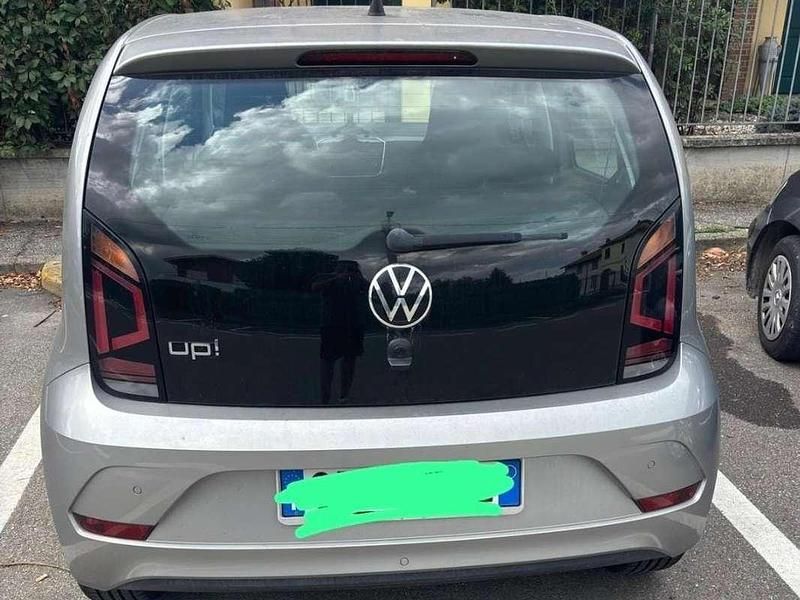 Usata VW up! Beats 65 CV (47 kW) 2021 Grigio Utilitaria