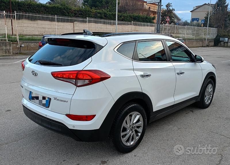 Usata Hyundai Tucson Xpossible 115 CV (84 kW) 2015 Bianco SUV