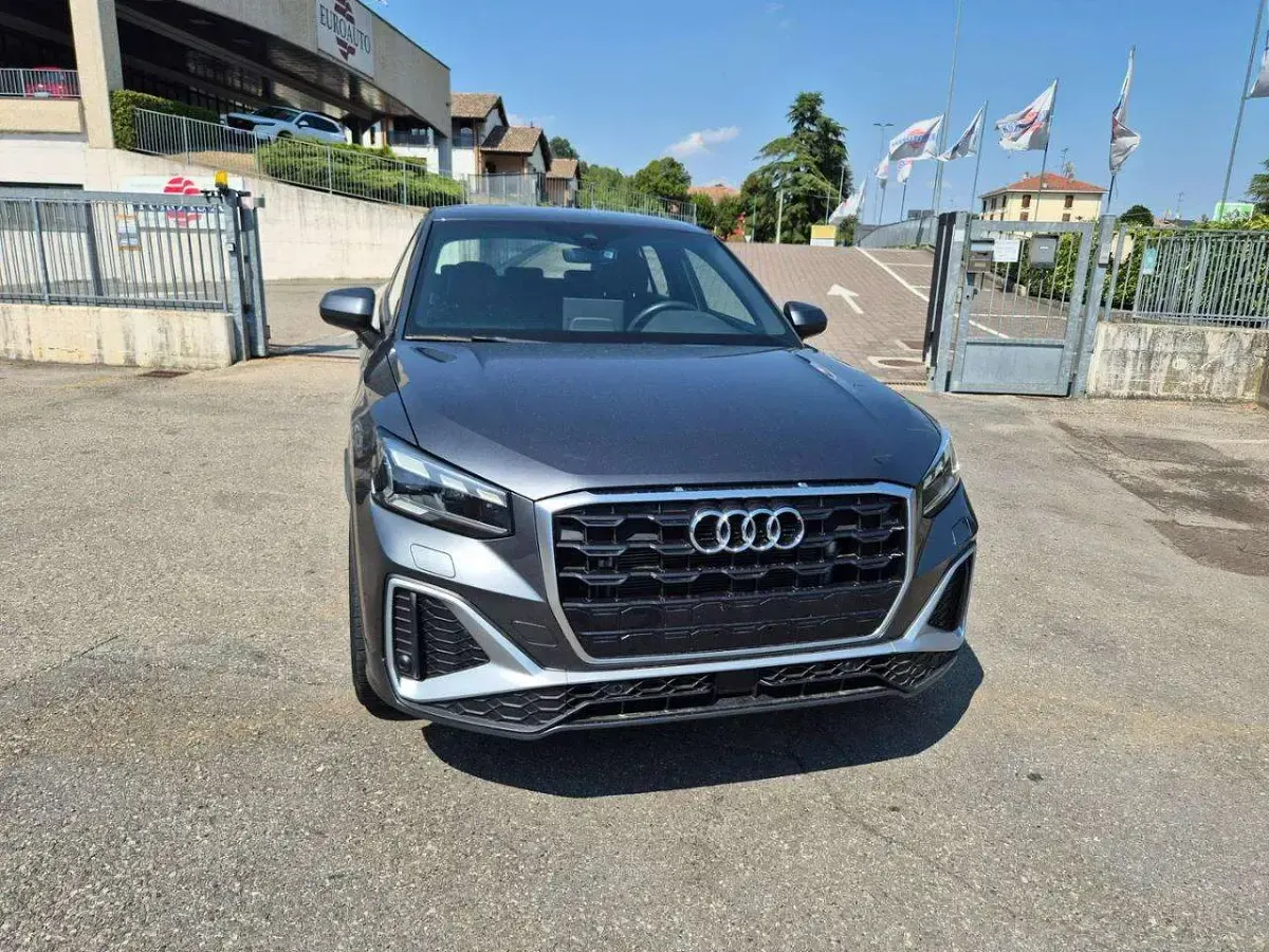 Usata Audi Q2 S-Line 150 CV (110 kW) 2025 Grigio scuro SUV