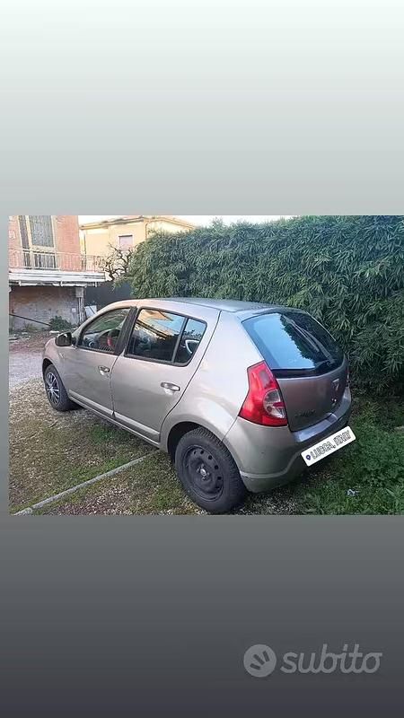 Occasion Dacia Sandero 75 PK (55 kW) 2009 Grijs Sedan