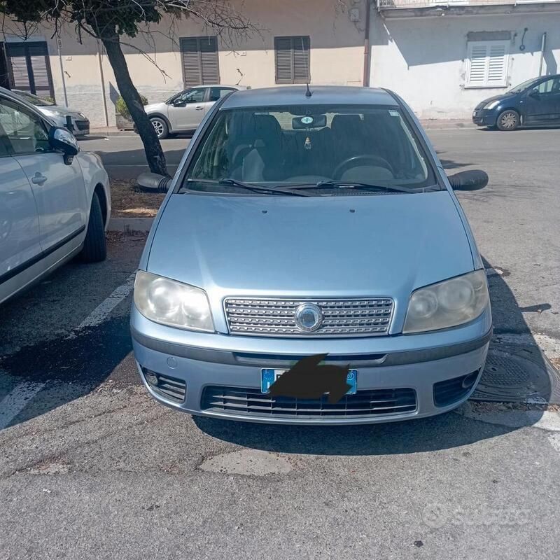 Usata 2007 Fiat Punto Due volumi | 2500 € (Buon prezzo) - Immagine 1/4