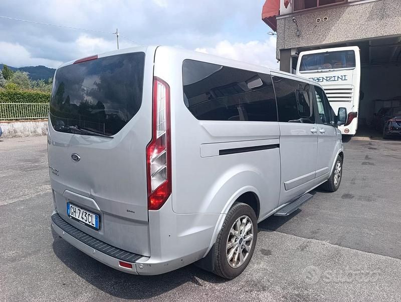 Usata Ford Tourneo 2022 Grigio Monovolume