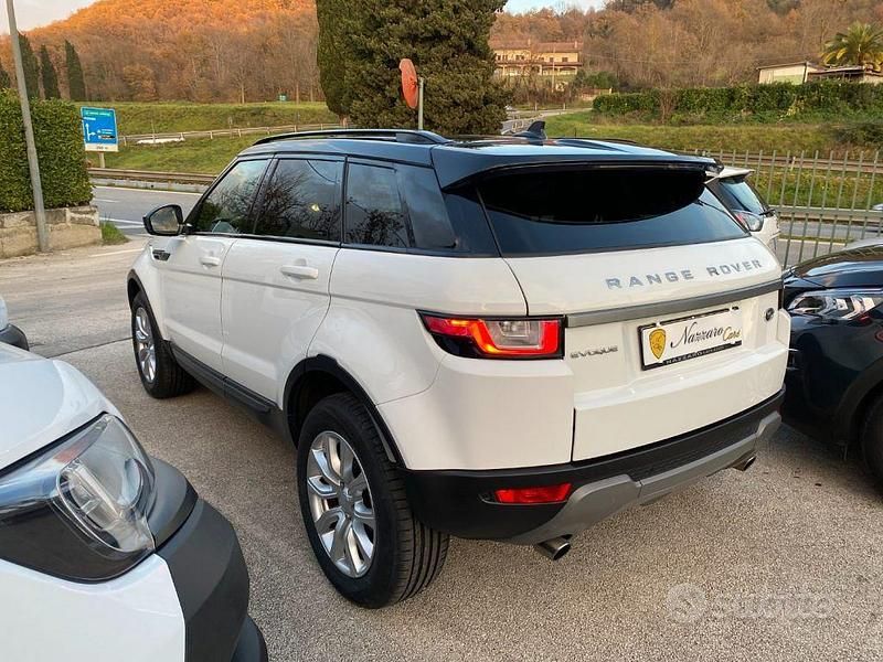 Usata Land Rover Range Rover evoque SE 150 CV (110 kW) 2016 Bianco pastello SUV