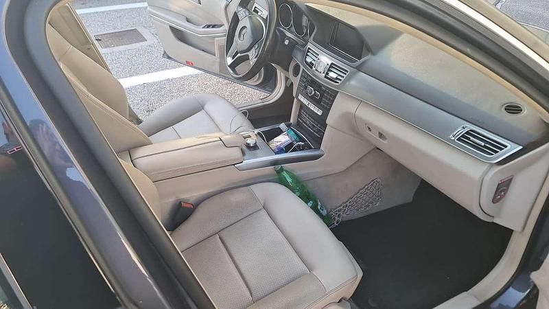 Usata Mercedes E250 Premium 204 CV (150 kW) 2014 Blu/azzurro Berlina