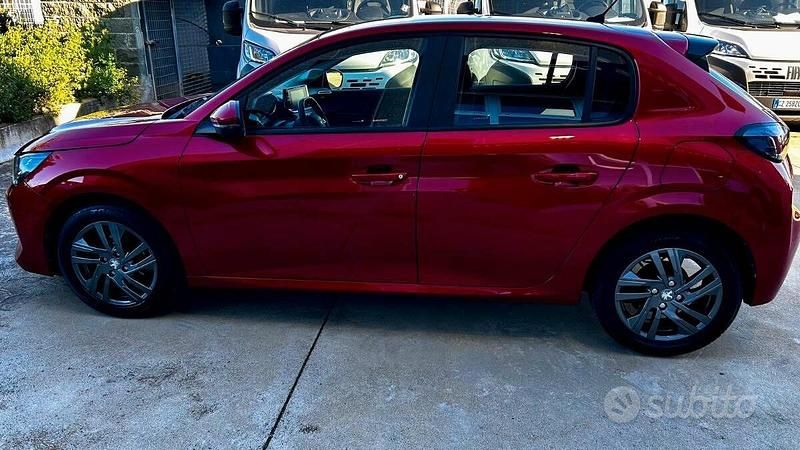 Usata Peugeot 208 Allure 75 CV (55 kW) 2021 Utilitaria