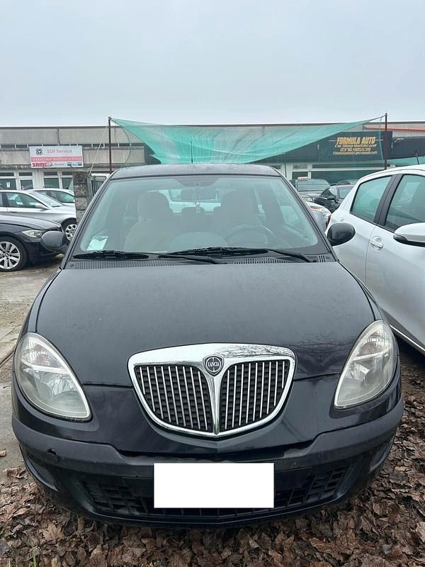 Usata Lancia Ypsilon 69 CV (50 kW) 2005 Nero Utilitaria