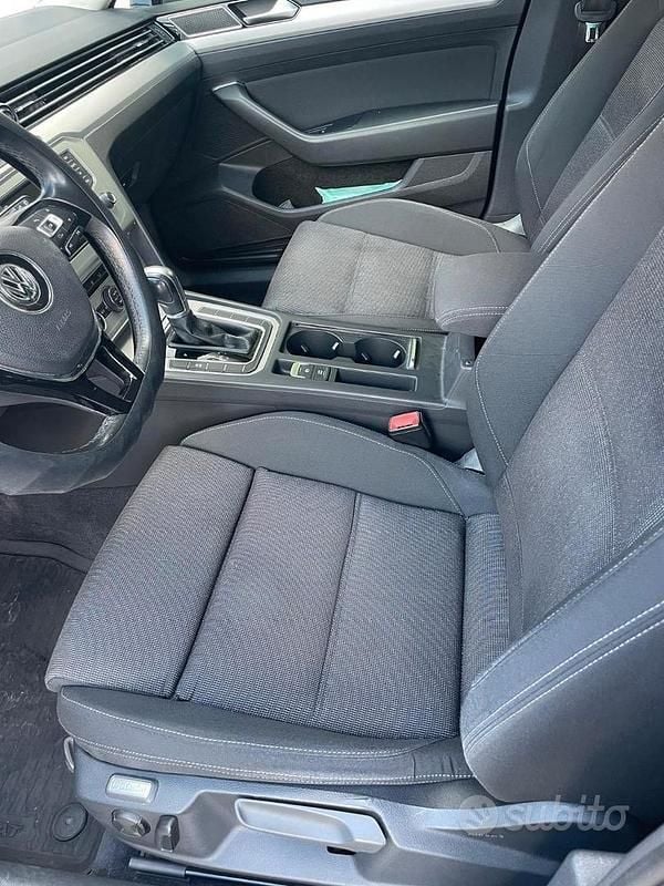Usata VW Passat 120 CV (88 kW) 2016 Grigio Station wagon