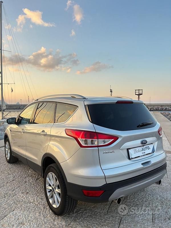 Usata Ford Kuga Business Edition 150 CV (110 kW) 2015 Grigio SUV