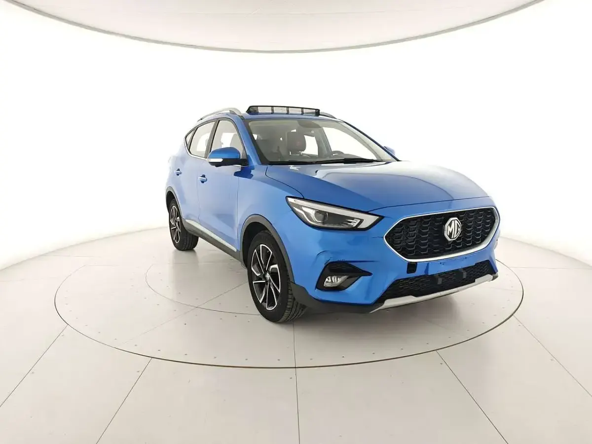 Usata MG ZS Luxury 111 CV (81 kW) 2023 Blu/azzurro SUV