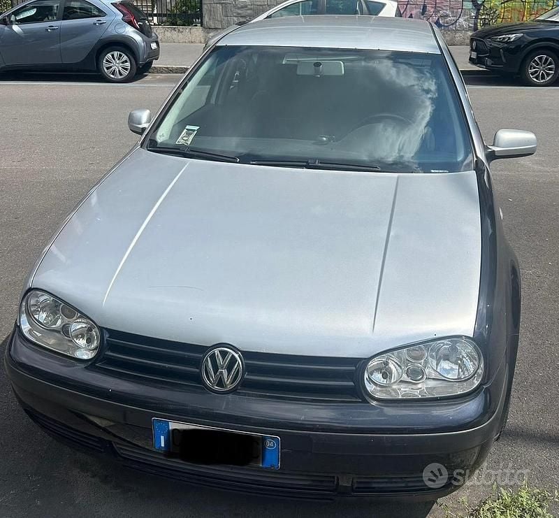 Usata VW Golf IV 101 CV (74 kW) 2004 Grigio Utilitaria