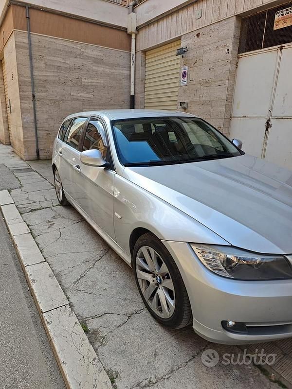 Usata BMW 318 2011 Grigio Station wagon
