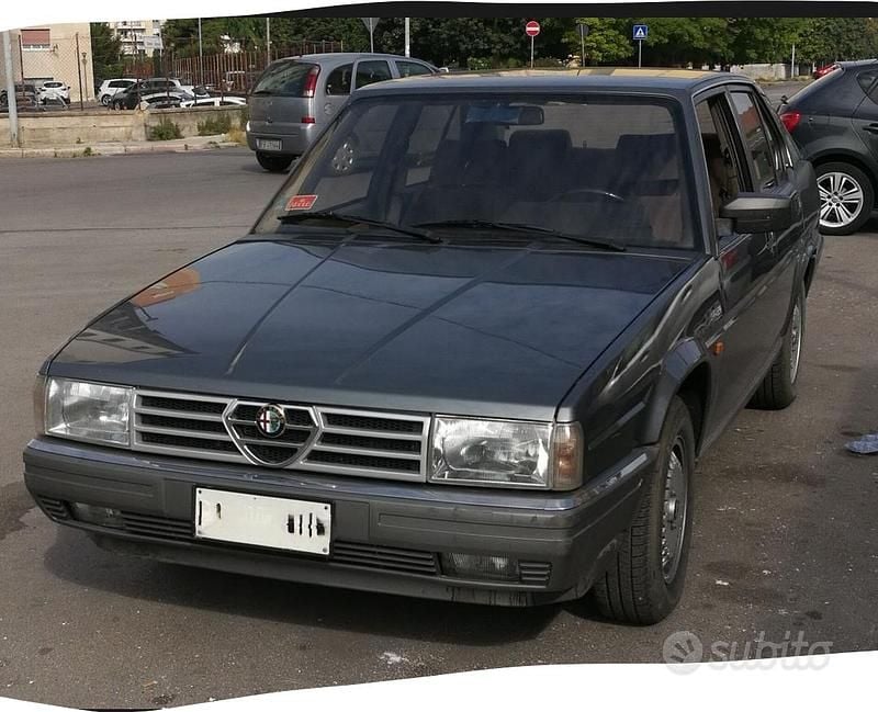 Usata Alfa Romeo 90 132 CV (97 kW) 1986 Grigio Berlina