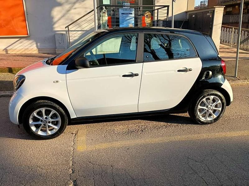 Usata Smart ForFour 71 CV (52 kW) 2019 Bianco Utilitaria